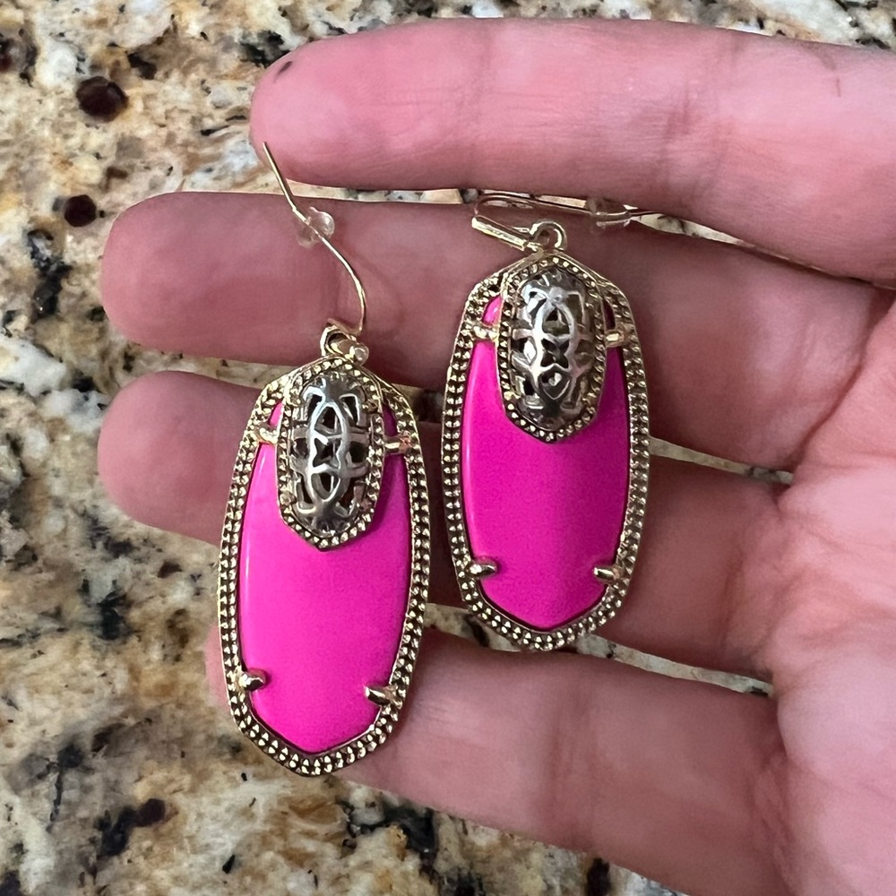 Beautiful Kendra Scott Color bar creation! Hot pink with gold & silver!